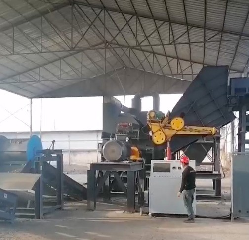 安徽地區(qū)315型破碎機使用現(xiàn)場，新機待運行