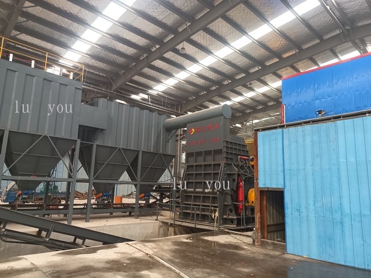 2000馬力廢鋼破碎機(jī)在安徽地區(qū)安裝場(chǎng)景圖