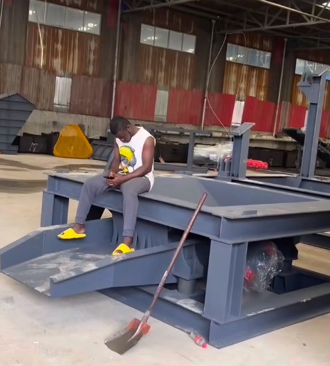 非洲中國山東路友破碎機設(shè)備施工