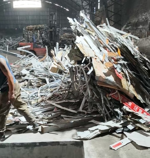 路友廢鋁破碎機(jī)好上手，好出料，好漂亮