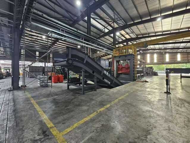 進(jìn)軍馬來西亞的路友龍門剪，在舉國歡的日子里完成了安裝任務(wù)