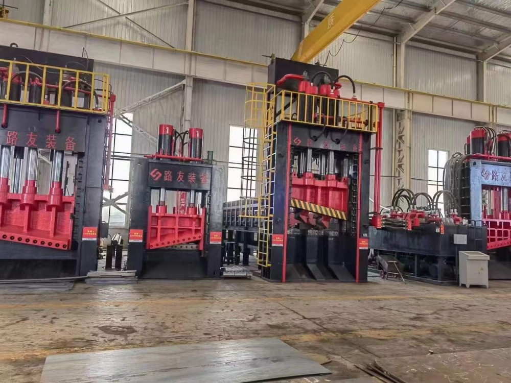 全自動液壓龍門剪，管鐵 輕薄料剪切機