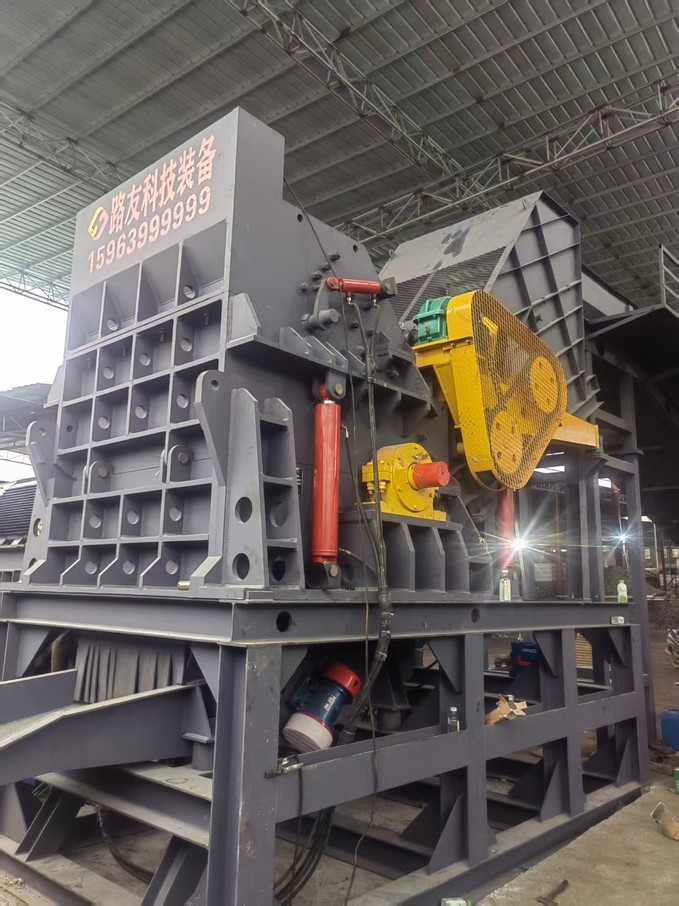 護(hù)板包圍起來，防飛降噪